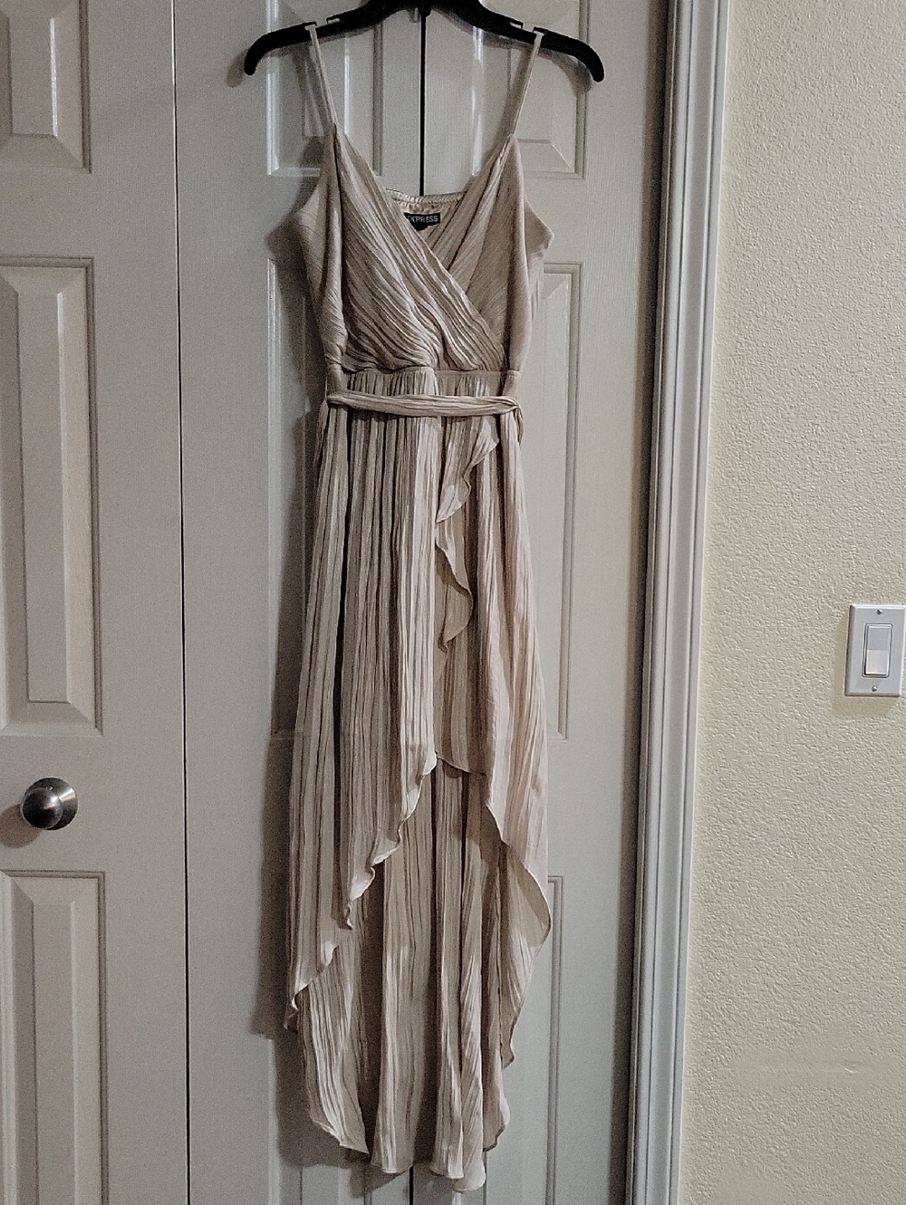 Express Cream High-Low Maxi Dress